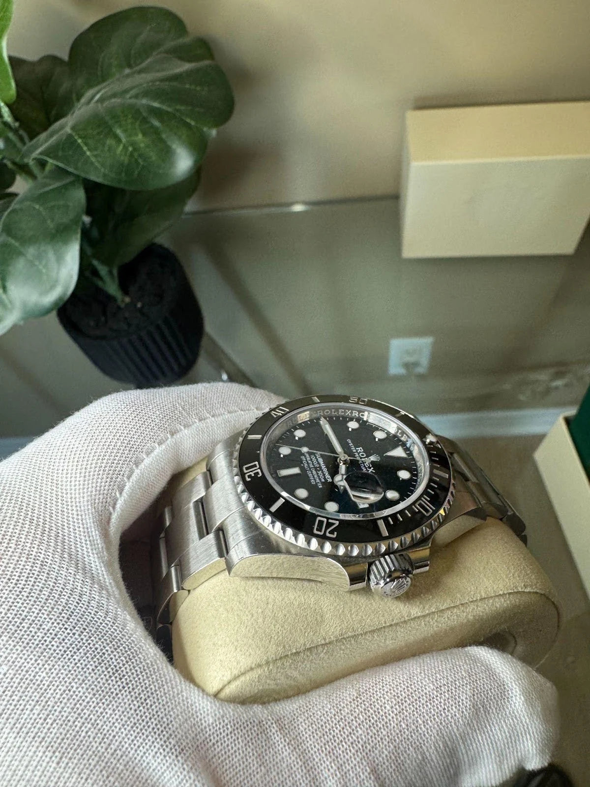 Rolex Submariner Date Black Dial – 2025 – Mint – Full Set