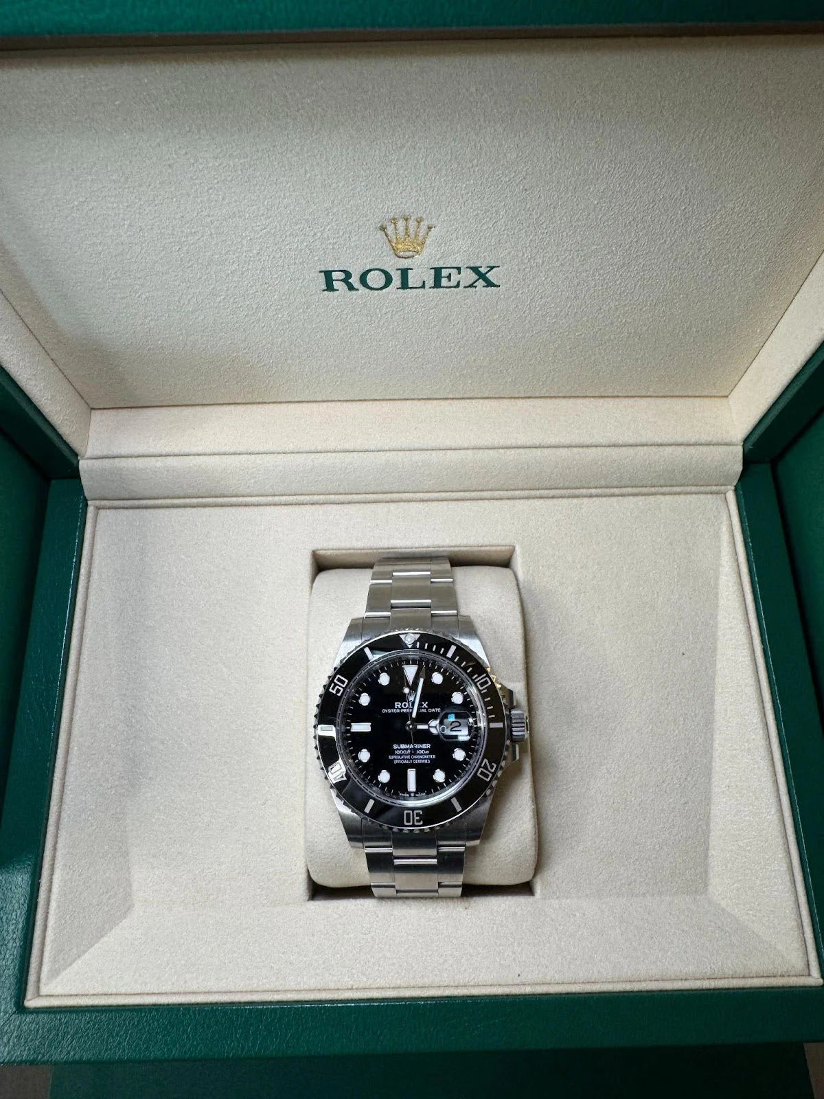 Rolex Submariner Date Black Dial – 2025 – Mint – Full Set